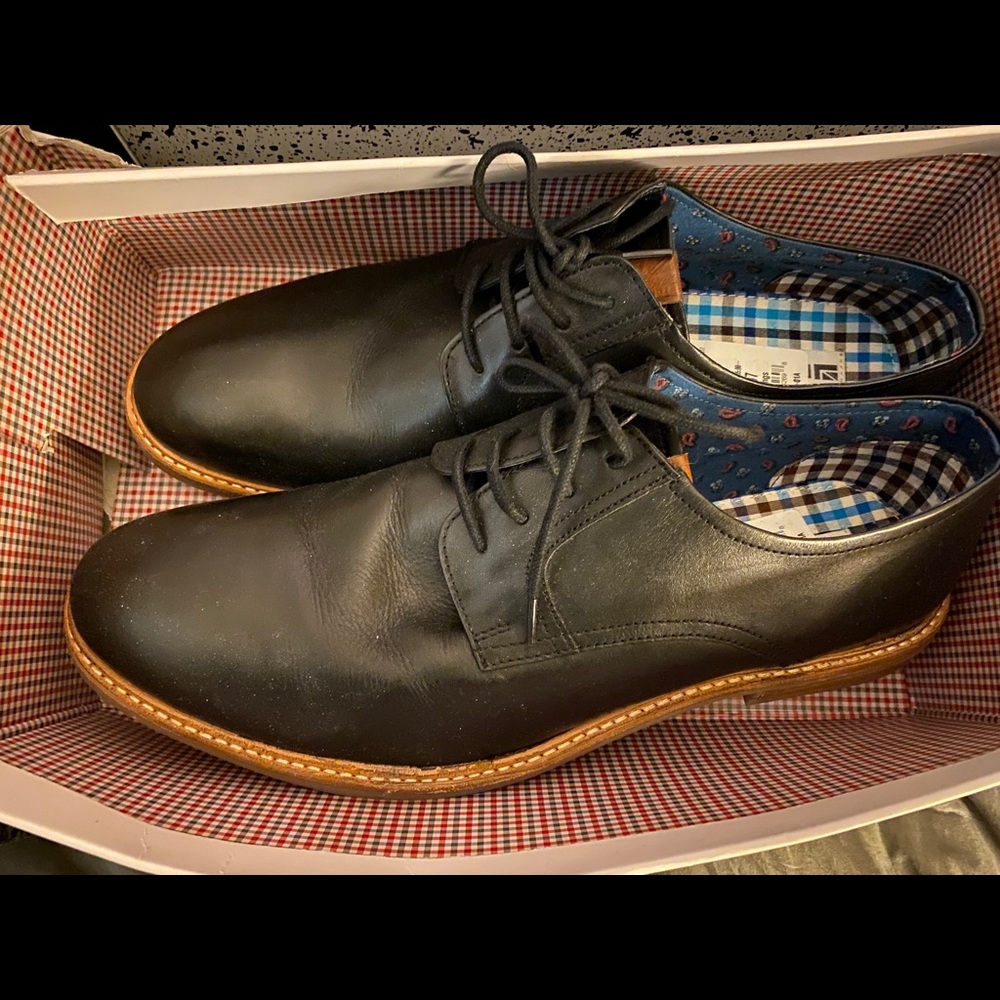 Mens dress shoes